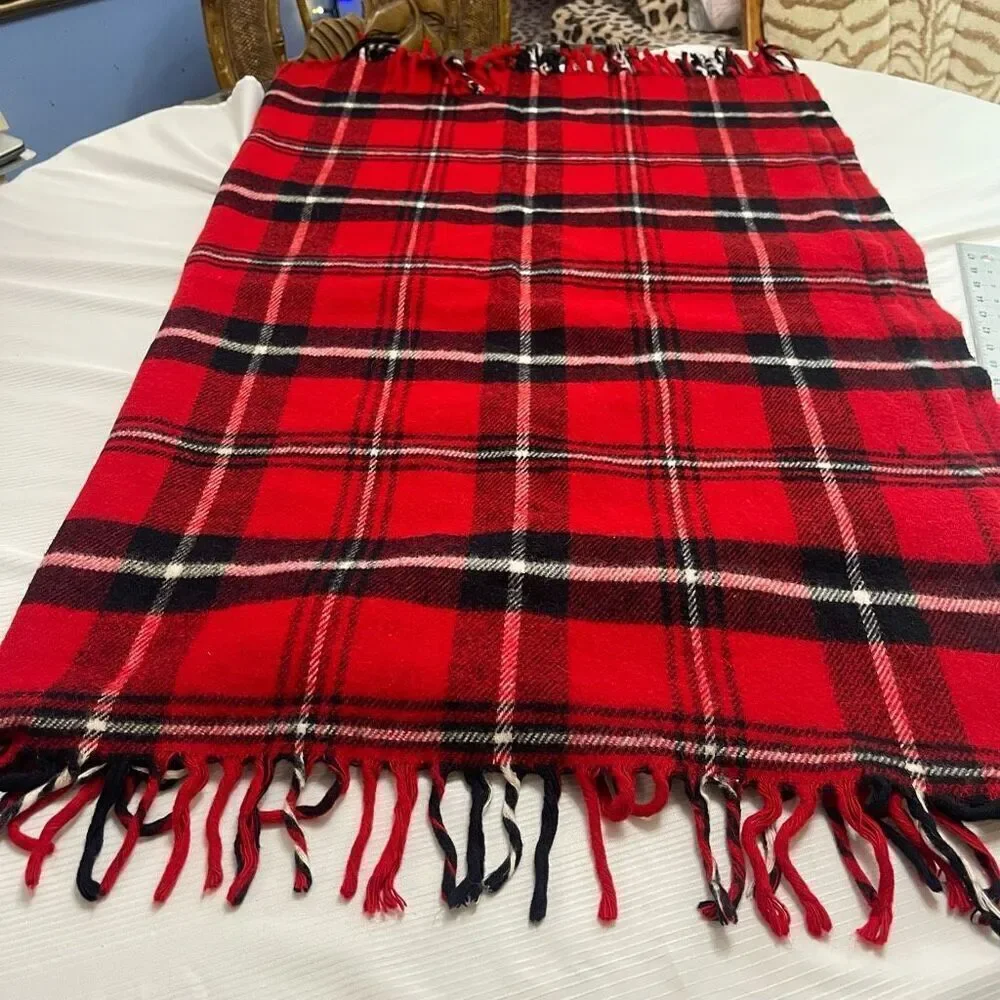 Faribo VTG Red Plaid Lap Blanket Throw